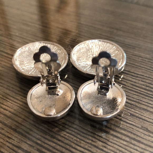 Vintage Clip Earrings Smooth & Filigree Discs Dangles - Picture 8 of 11